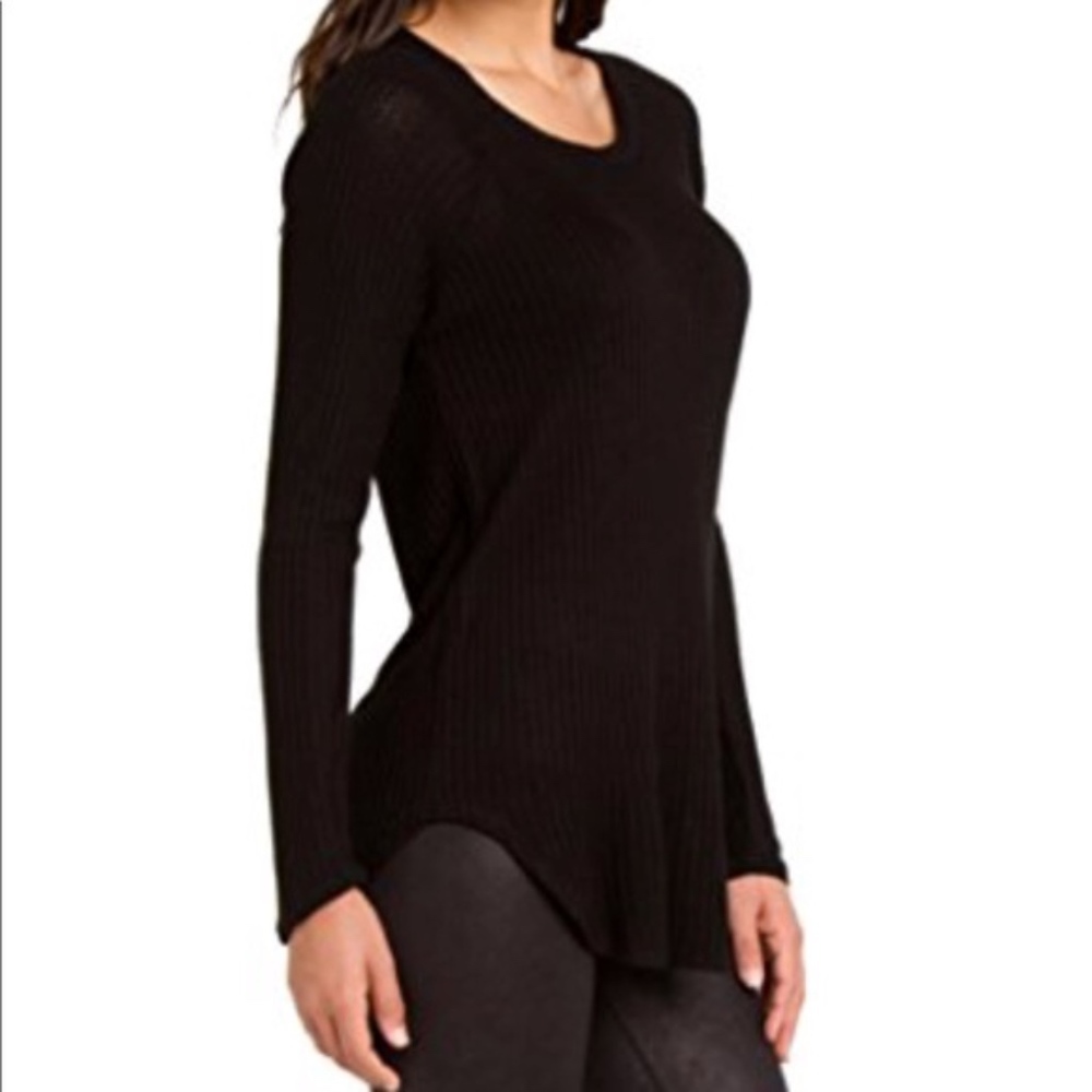 Chaser Black Thermal Top